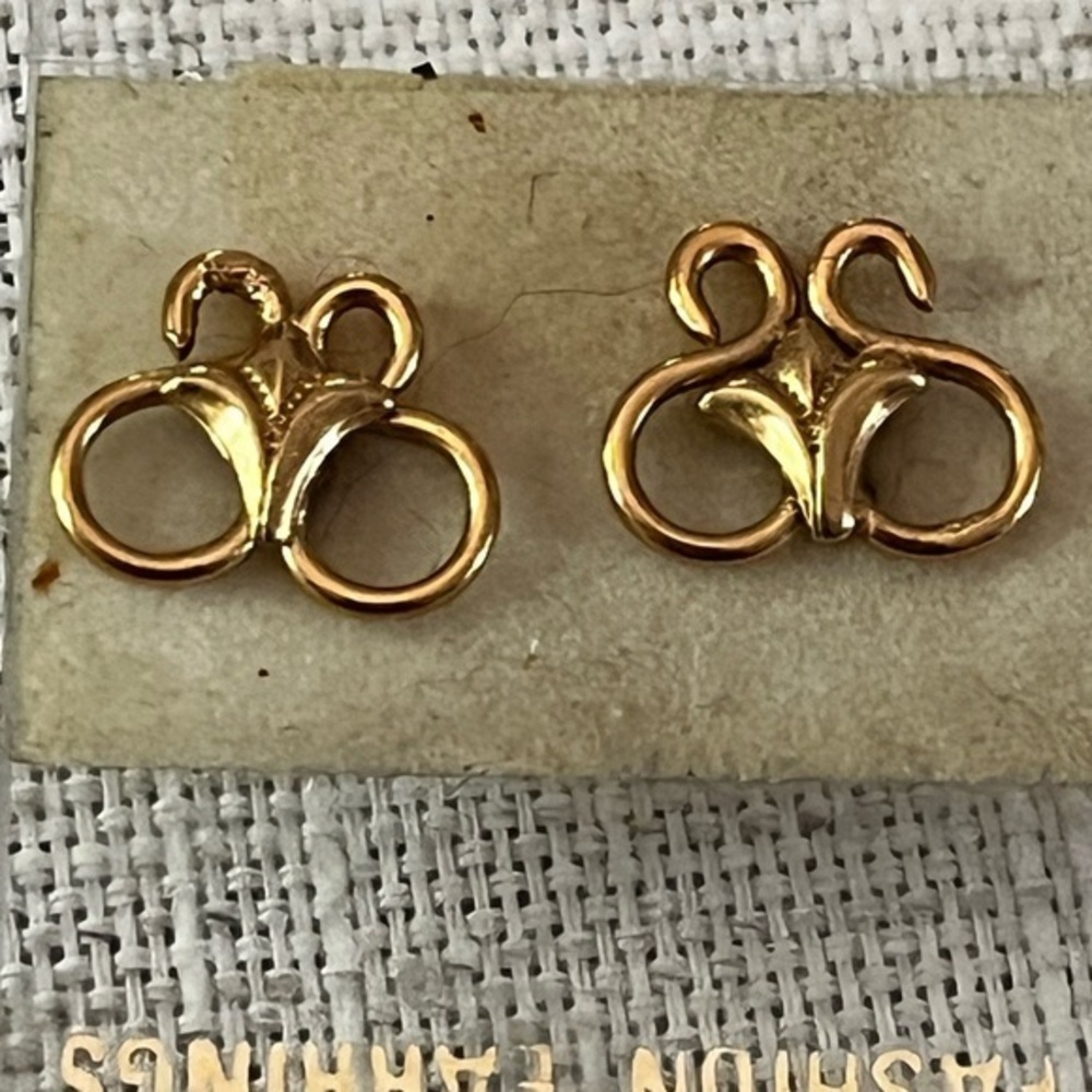 Elegant Gold Earrings small pierced